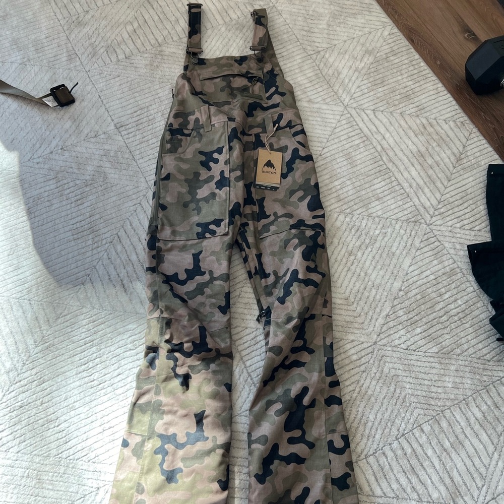 BURTON snowboard or ski bibs